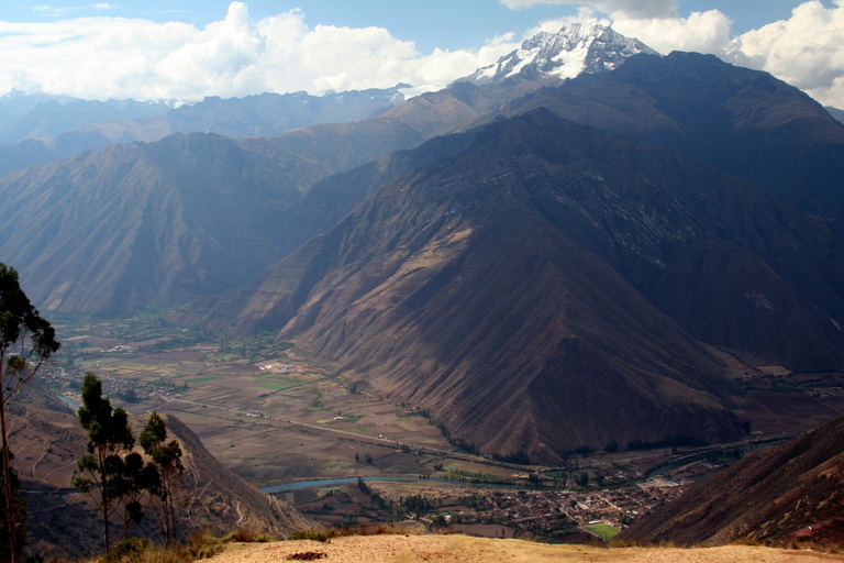 View into the Sacred Valley of the Rio Urubamba
