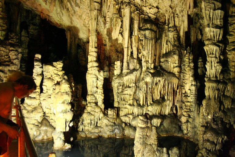 Dikhtian Cave